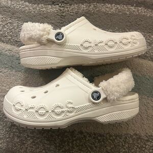 CROCS White Fuzzy Lined Clogs